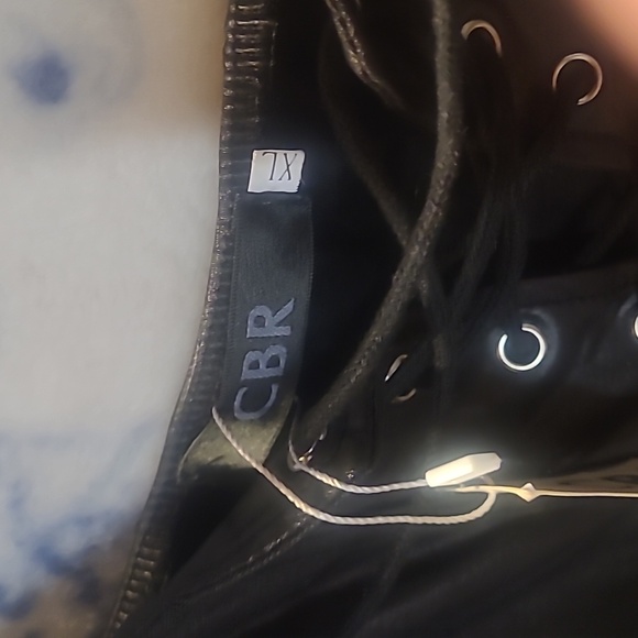 New bodysuit. - Picture 4 of 4